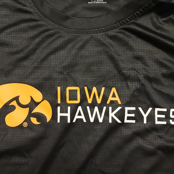 University of Iowa tshirt - Picture 2 of 3